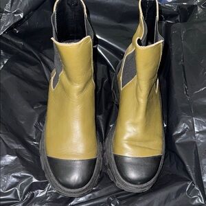 Each Other Olive & Black Leather Lug Platform Rugged Sole Ankle Boot Size 36